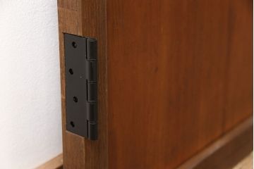 ガラス扉をリペア&カスタム!高さを高くリサイズし、ガラスを気泡ガラスに変更。蝶番・取っ手・猫用出入り口を取り付け。(ドア、建具)