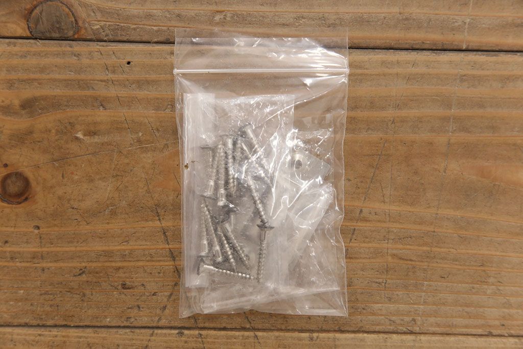 ガラス扉をリペア&カスタム!高さを高くリサイズし、ガラスを気泡ガラスに変更。蝶番・取っ手・猫用出入り口を取り付け。(ドア、建具)