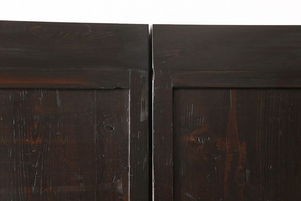 板戸2枚をリペア&カスタム!高さを高くリサイズし、中央に鋲を取り付け。(建具、引き戸)