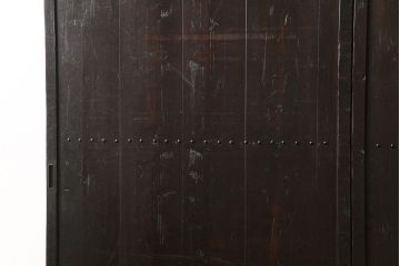 板戸2枚をリペア&カスタム!高さを高くリサイズし、中央に鋲を取り付け。(建具、引き戸)