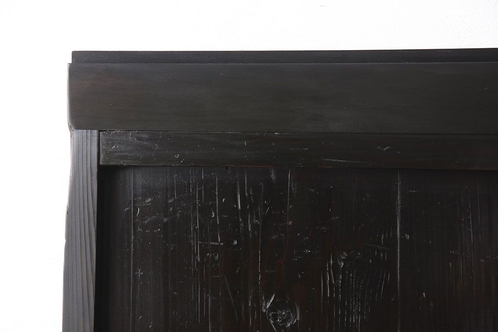 板戸2枚をリペア&カスタム!高さを高くリサイズし、中央に鋲を取り付け。(建具、引き戸)