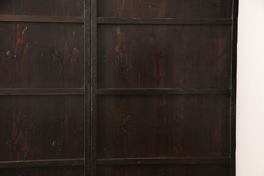 板戸2枚をリペア&カスタム!高さを高くリサイズし、中央に鋲を取り付け。(建具、引き戸)