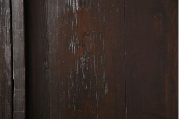 板戸2枚をリペア&カスタム!高さを高くリサイズし、中央に鋲を取り付け。(建具、引き戸)