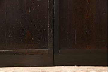 板戸2枚をリペア&カスタム!高さを高くリサイズし、中央に鋲を取り付け。(建具、引き戸)