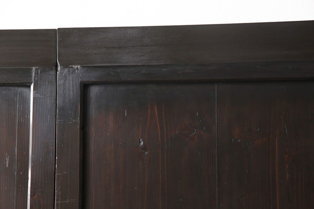 格子戸4枚をリペア&カスタム!高さを高くリサイズし、ガラスをすりガラスに変更。全体をワントーン落ち着いた色味に着色し仕上げ。(引き戸、板戸)