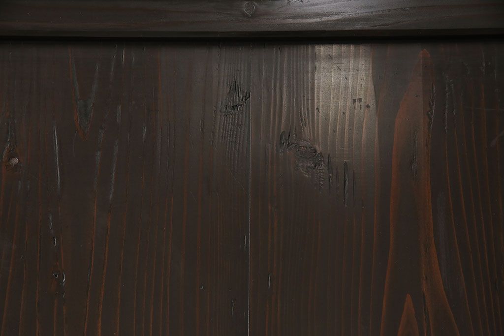 格子戸4枚をリペア&カスタム!高さを高くリサイズし、ガラスをすりガラスに変更。全体をワントーン落ち着いた色味に着色し仕上げ。(引き戸、板戸)