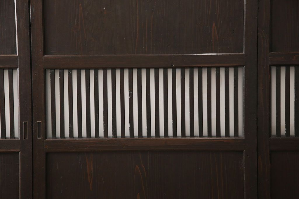 格子戸4枚をリペア&カスタム!高さを高くリサイズし、ガラスをすりガラスに変更。全体をワントーン落ち着いた色味に着色し仕上げ。(引き戸、板戸)