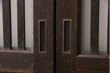 格子戸4枚をリペア&カスタム!高さを高くリサイズし、ガラスをすりガラスに変更。全体をワントーン落ち着いた色味に着色し仕上げ。(引き戸、板戸)