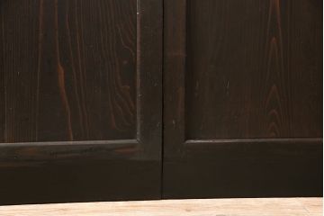 格子戸4枚をリペア&カスタム!高さを高くリサイズし、ガラスをすりガラスに変更。全体をワントーン落ち着いた色味に着色し仕上げ。(引き戸、板戸)