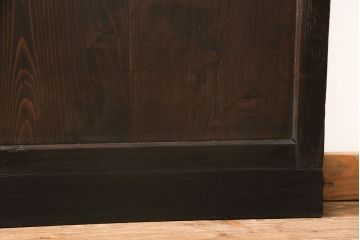 格子戸4枚をリペア&カスタム!高さを高くリサイズし、ガラスをすりガラスに変更。全体をワントーン落ち着いた色味に着色し仕上げ。(引き戸、板戸)