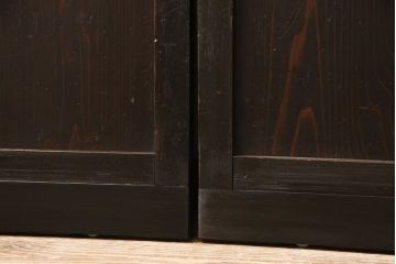 格子戸4枚をリペア&カスタム!高さを高くリサイズし、ガラスをすりガラスに変更。全体をワントーン落ち着いた色味に着色し仕上げ。(引き戸、板戸)