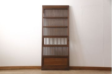 格子戸をリペア&カスタム!引き戸から開き戸に変更。引手を埋木処理し、新たに引手金具と蝶番を取り付け。自然な茶色に着色仕上げ。(建具、扉)