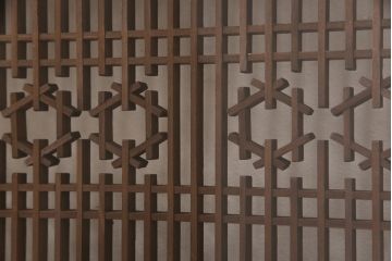 組子帯戸2枚をリペア&カスタム!戸車を取り付け。(建具、ガラス帯戸)