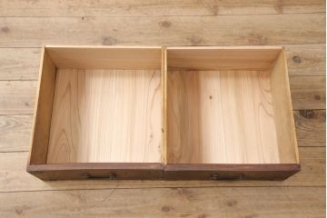 明治期の帳場箪笥をリペア&カスタム!上段の引き出しをフラップダウン式の扉に変更。木製脚を取り付け、本体の色味に馴染むよう着色仕上げ。(テレビ台、ローボード、収納棚、戸棚)