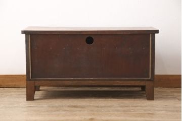 明治期の帳場箪笥をリペア&カスタム!上段の引き出しをフラップダウン式の扉に変更。木製脚を取り付け、本体の色味に馴染むよう着色仕上げ。(テレビ台、ローボード、収納棚、戸棚)