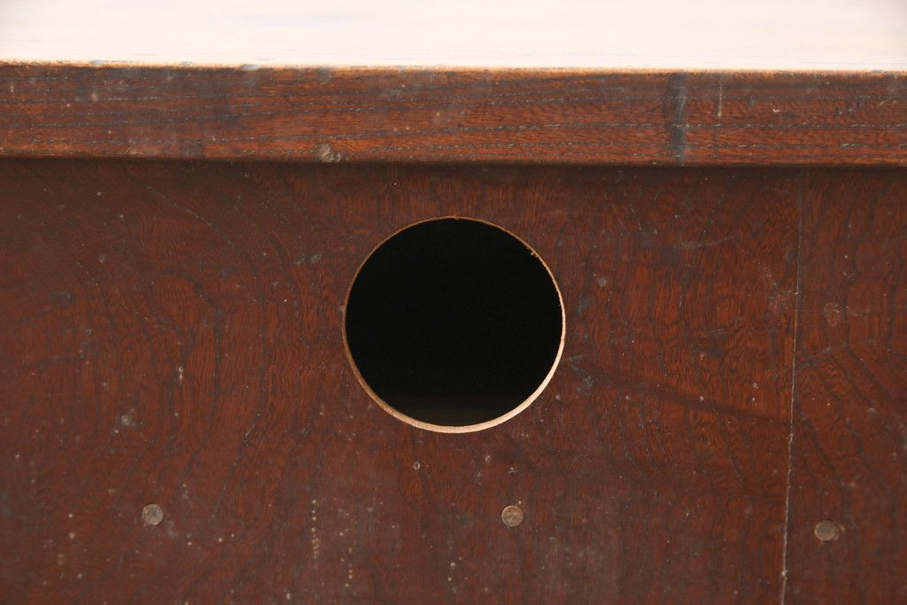 明治期の帳場箪笥をリペア&カスタム!上段の引き出しをフラップダウン式の扉に変更。木製脚を取り付け、本体の色味に馴染むよう着色仕上げ。(テレビ台、ローボード、収納棚、戸棚)