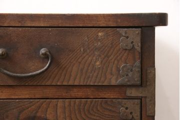 明治期の帳場箪笥をリペア&カスタム!上段の引き出しをフラップダウン式の扉に変更。木製脚を取り付け、本体の色味に馴染むよう着色仕上げ。(テレビ台、ローボード、収納棚、戸棚)