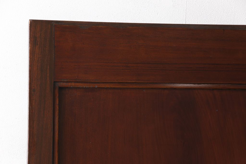 明治大正期の蔵戸をリペア&カスタム!戸杓リ箇所を埋木処理し、鎌錠2か所、戸羽金具、重量丁番3か所に金具を取り付け。現状の色味を活かした仕上げ。(引き戸、建具、玄関戸)