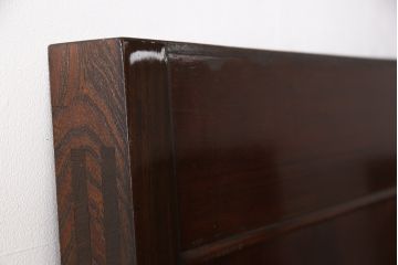 明治大正期の蔵戸をリペア&カスタム!戸杓リ箇所を埋木処理し、鎌錠2か所、戸羽金具、重量丁番3か所に金具を取り付け。現状の色味を活かした仕上げ。(引き戸、建具、玄関戸)