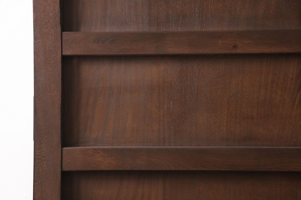 明治大正期の蔵戸をリペア&カスタム!戸杓リ箇所を埋木処理し、鎌錠2か所、戸羽金具、重量丁番3か所に金具を取り付け。現状の色味を活かした仕上げ。(引き戸、建具、玄関戸)