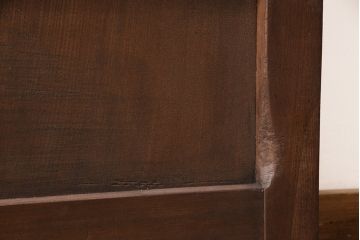 明治大正期の蔵戸をリペア&カスタム!戸杓リ箇所を埋木処理し、鎌錠2か所、戸羽金具、重量丁番3か所に金具を取り付け。現状の色味を活かした仕上げ。(引き戸、建具、玄関戸)