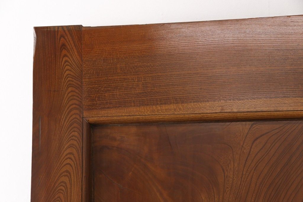 明治大正期の蔵戸をリペア&カスタム!衝立としての使用に合わせて仕上げ。全体を表側の色味に合わせて着色し仕上げ。(建具、玄関戸、引き戸)