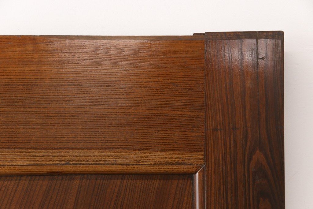 明治大正期の蔵戸をリペア&カスタム!衝立としての使用に合わせて仕上げ。全体を表側の色味に合わせて着色し仕上げ。(建具、玄関戸、引き戸)