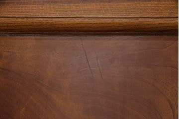 明治大正期の蔵戸をリペア&カスタム!衝立としての使用に合わせて仕上げ。全体を表側の色味に合わせて着色し仕上げ。(建具、玄関戸、引き戸)