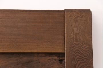 明治大正期の蔵戸をリペア&カスタム!衝立としての使用に合わせて仕上げ。全体を表側の色味に合わせて着色し仕上げ。(建具、玄関戸、引き戸)