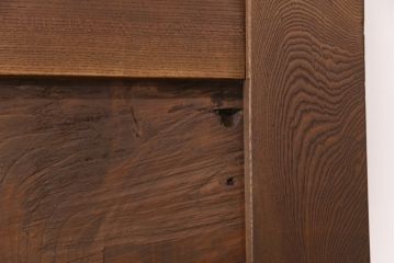 明治大正期の蔵戸をリペア&カスタム!衝立としての使用に合わせて仕上げ。全体を表側の色味に合わせて着色し仕上げ。(建具、玄関戸、引き戸)