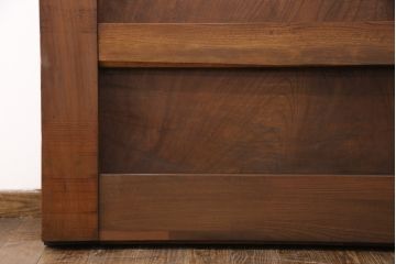 明治大正期の蔵戸をリペア&カスタム!衝立としての使用に合わせて仕上げ。全体を表側の色味に合わせて着色し仕上げ。(建具、玄関戸、引き戸)