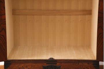岩谷堂箪笥の洋服タンスをリペア&カスタム!内部のポール・ネクタイ収納・小物入れを取り外し、棚を追加。(ワードローブ)