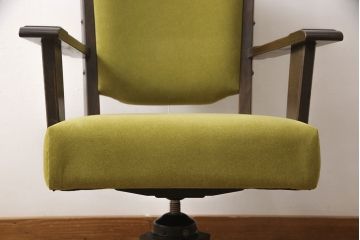 永田良介商店の回転チェアをリペア&カスタム!お好みの生地に張り替え、パイピングの無いデザインに変更。(椅子、1人掛け、アームチェア)