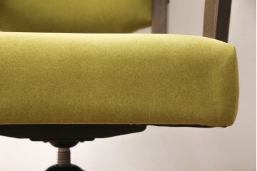 永田良介商店の回転チェアをリペア&カスタム!お好みの生地に張り替え、パイピングの無いデザインに変更。(椅子、1人掛け、アームチェア)