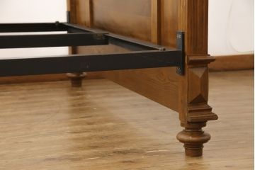 ベッドフレームをリペア&カスタム!リサイズし、木部を1トーン落ち着いた色味に着色仕上げ。(ダブル)