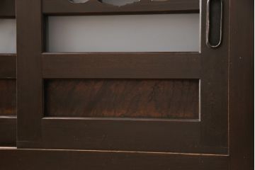 明治期の近江水屋箪笥キャビネットをリペア&カスタム!天板の出っ張りを取り外し、棚板を新材に交換。引き戸の網をガラスに交換。1トーン落ち着いた色味に着色仕上げ。(収納棚、戸棚、食器棚、サイドボード)