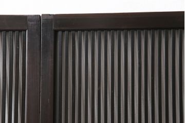 明治大正期の格子戸4枚をリペア&カスタム!リサイズし、現状の色味に合わせて着色仕上げ。(引き戸、建具)