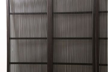 明治大正期の格子戸4枚をリペア&カスタム!リサイズし、現状の色味に合わせて着色仕上げ。(引き戸、建具)