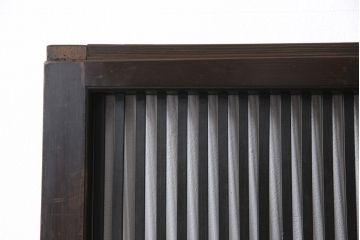 明治大正期の格子戸4枚をリペア&カスタム!リサイズし、現状の色味に合わせて着色仕上げ。(引き戸、建具)