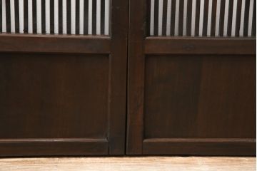 明治大正期の格子戸4枚をリペア&カスタム!リサイズし、現状の色味に合わせて着色仕上げ。(引き戸、建具)