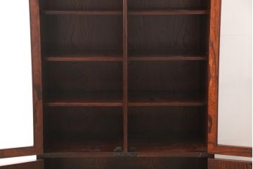 岩谷堂箪笥のキャビネットをリペア&カスタム!クリアガラスをアクリルに変更。(書棚、本箱、ブックケース)