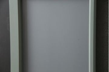 ガラス戸2枚をリペア&カスタム!引手・V字戸車を取り付け、すりガラスを新品のものに取り換え。本体を緑がかったグレーにペイント仕上げ。(引き戸、建具)