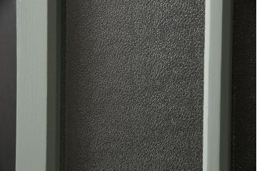 ガラス戸2枚をリペア&カスタム!引手・V字戸車を取り付け、すりガラスを新品のものに取り換え。本体を緑がかったグレーにペイント仕上げ。(引き戸、建具)