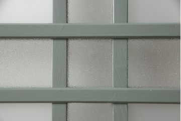 ガラス戸2枚をリペア&カスタム!引手・V字戸車を取り付け、すりガラスを新品のものに取り換え。本体を緑がかったグレーにペイント仕上げ。(引き戸、建具)