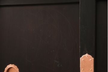 収納箪笥サイドボードをリペア&カスタム!奥行きをリサイズし、金具を銅色に塗装。本体は1トーン落ち着いた色味に着色仕上げ。(収納棚、戸棚、収納箪笥、水屋箪笥、引き出し)