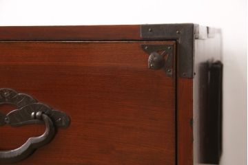 米沢箪笥の見た目を変えずに綺麗にリペア!内部に切り欠き加工をし、天板を補強。(和たんす、ローチェスト、収納箪笥、時代箪笥、引き出し)