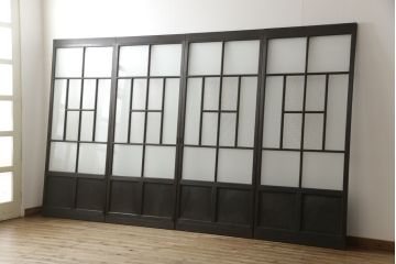 アンティークの建具をリペア&カスタム!高さと幅をリサイズし、モダンなデザインに変更。引手の取り付け。濃い茶色で着色仕上げ。(ガラス戸、引き戸)