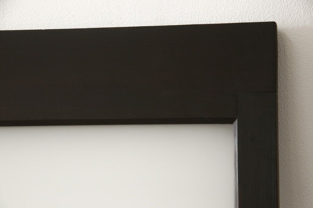 アンティークの建具をリペア&カスタム!高さと幅をリサイズし、モダンなデザインに変更。引手の取り付け。濃い茶色で着色仕上げ。(ガラス戸、引き戸)