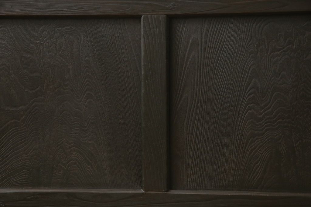 アンティークの建具をリペア&カスタム!高さと幅をリサイズし、モダンなデザインに変更。引手の取り付け。濃い茶色で着色仕上げ。(ガラス戸、引き戸)