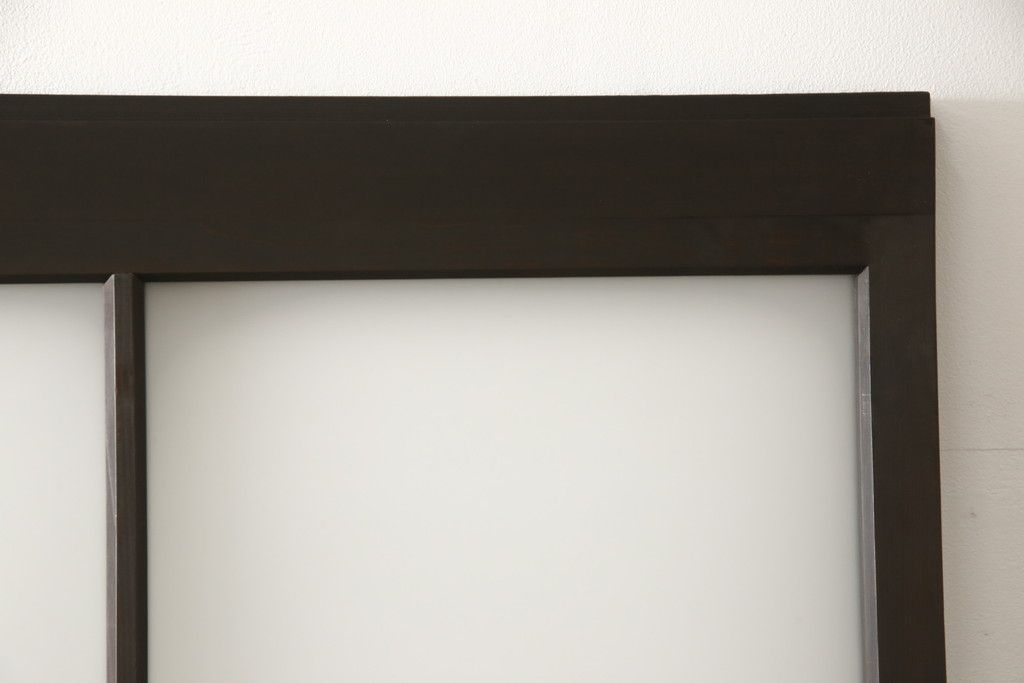 アンティークの建具をリペア&カスタム!高さと幅をリサイズし、モダンなデザインに変更。引手の取り付け。濃い茶色で着色仕上げ。(ガラス戸、引き戸)